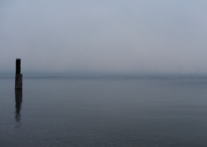 A0162 - 2 Pfosten im See