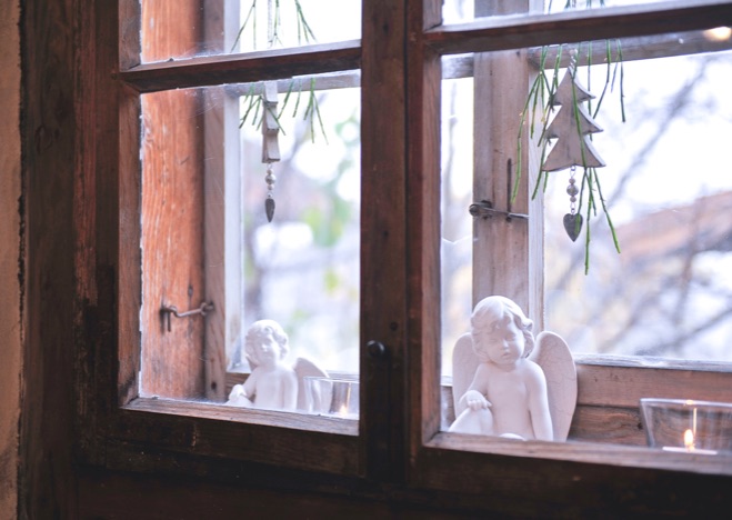 A0362 - Engel im Fenster