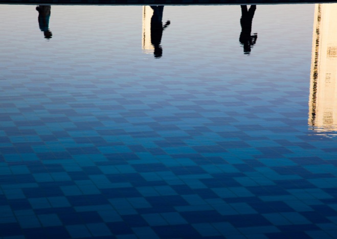 A0378 - Spiegelungen im Wasser 3er Personen und 2er Türme